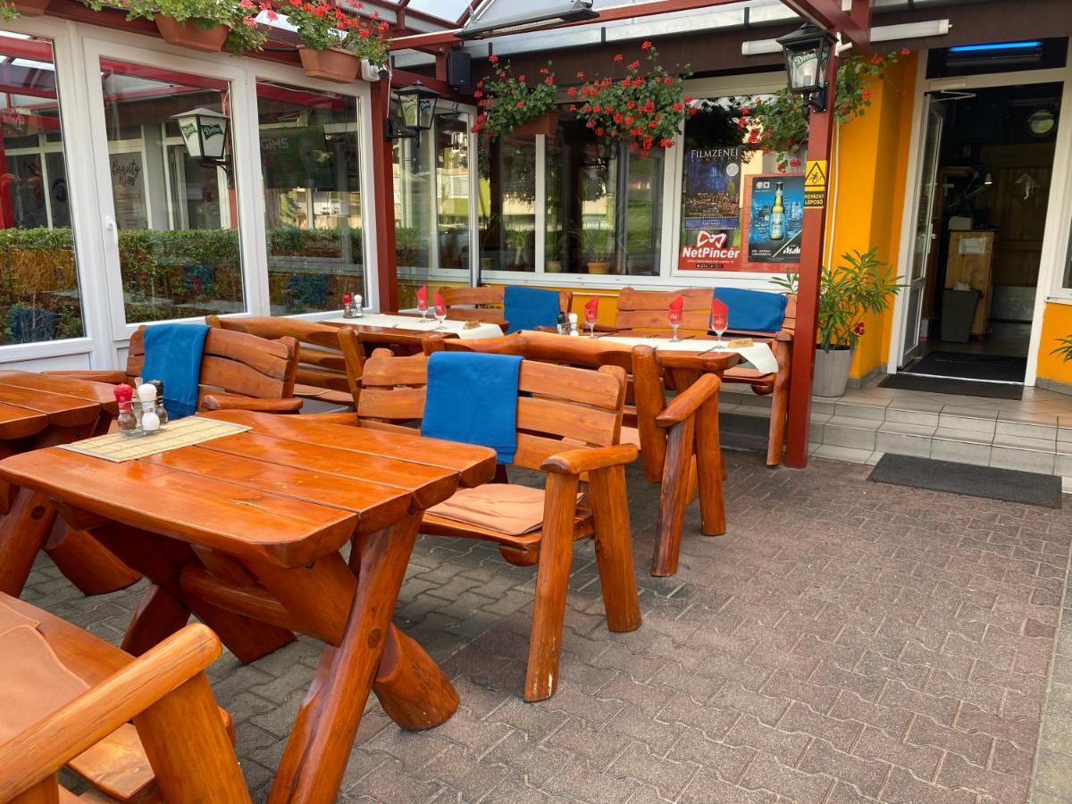 Hotel Kiskakas Etterem Zalaegerszeg Exterior foto